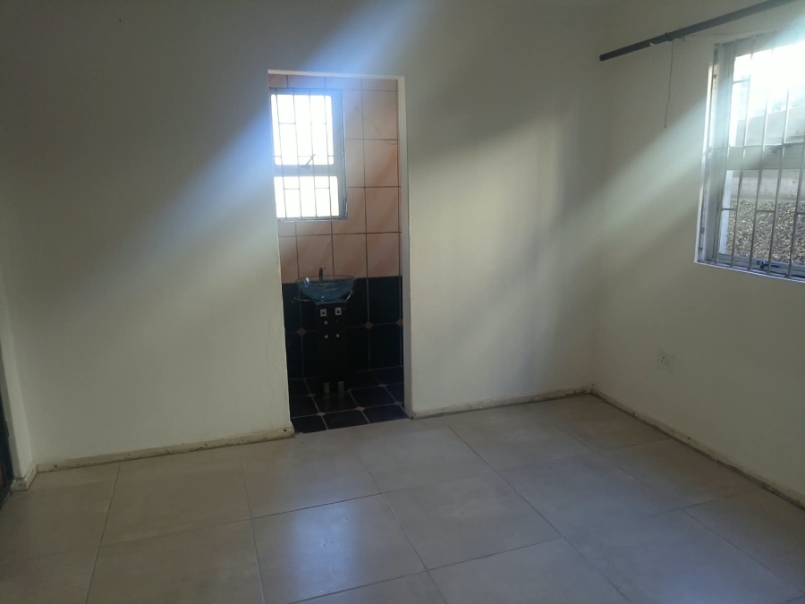 To Let 3 Bedroom Property for Rent in Lentegeur Western Cape